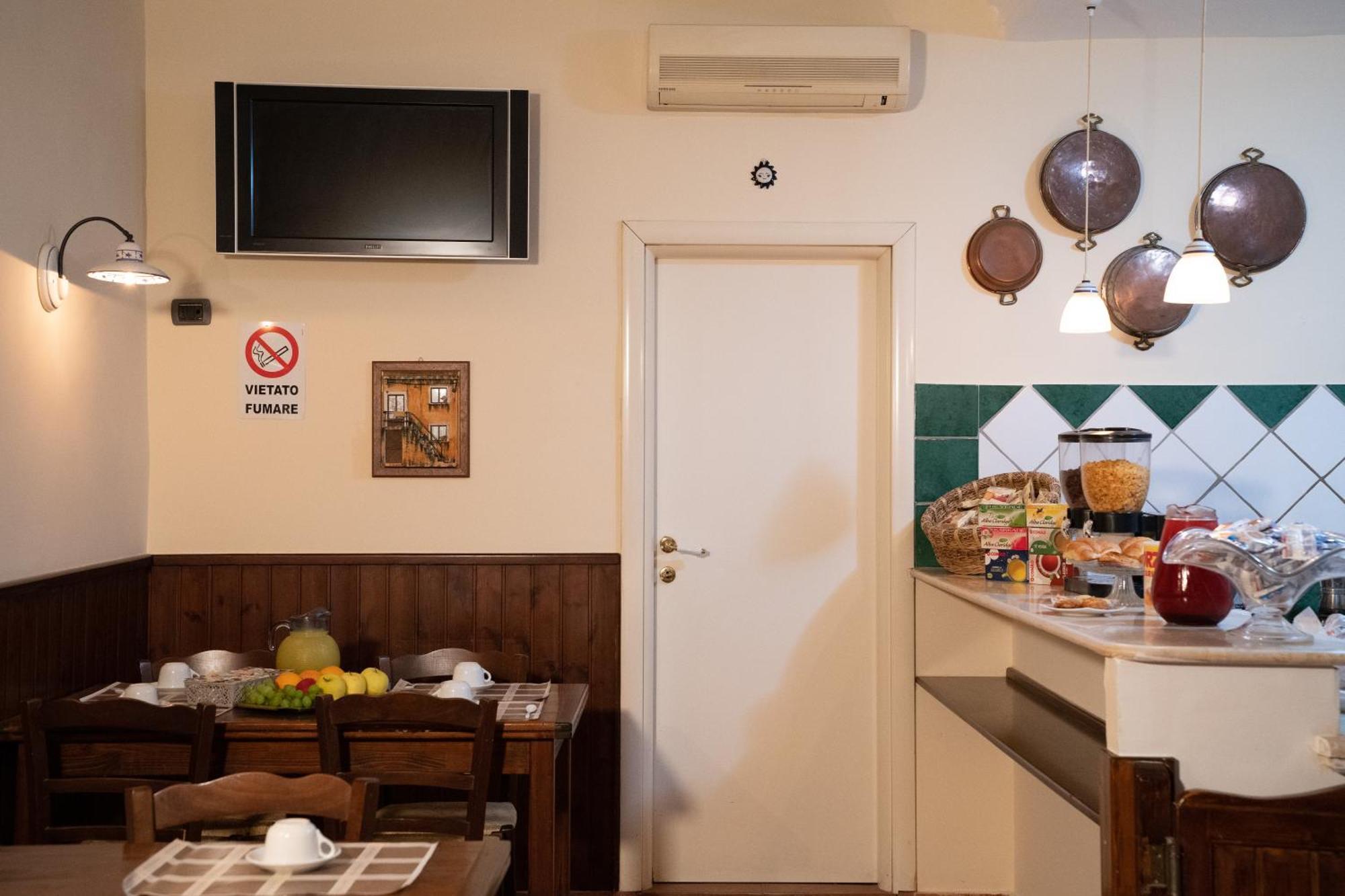 B&B Conte Cavour ナポリ エクステリア 写真