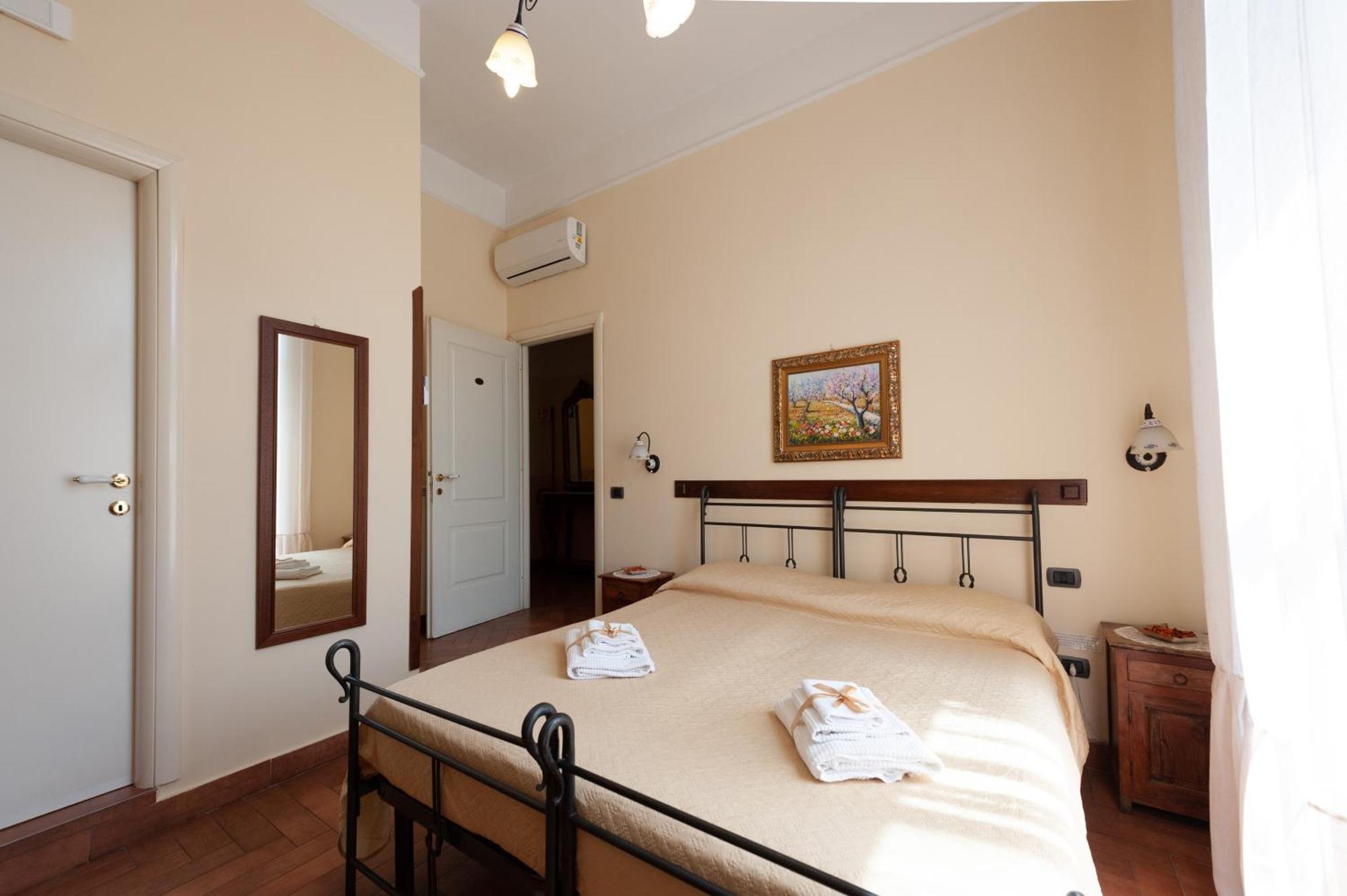 B&B Conte Cavour ナポリ エクステリア 写真