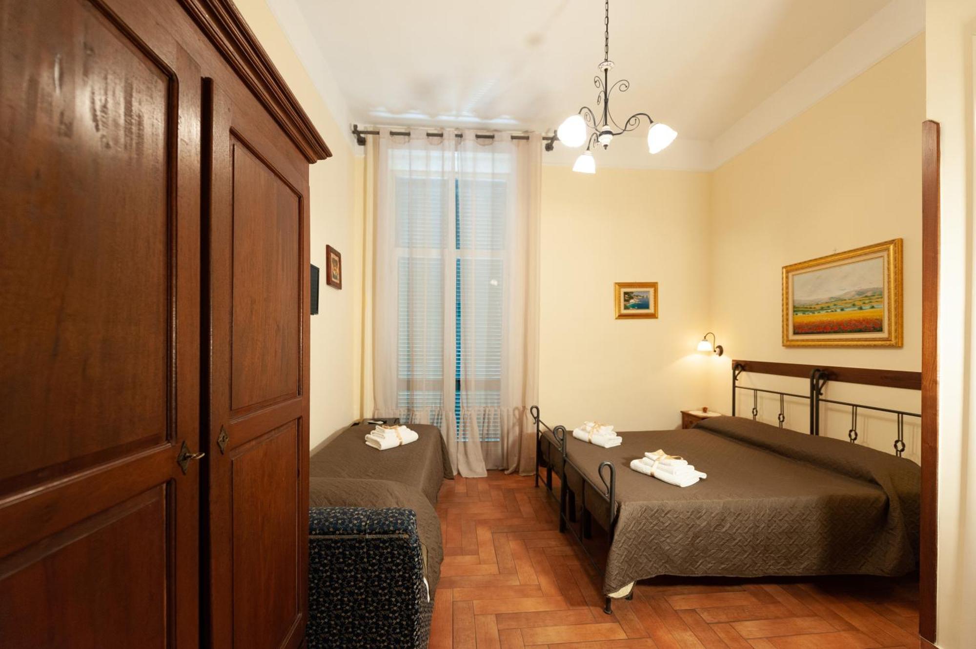 B&B Conte Cavour ナポリ エクステリア 写真