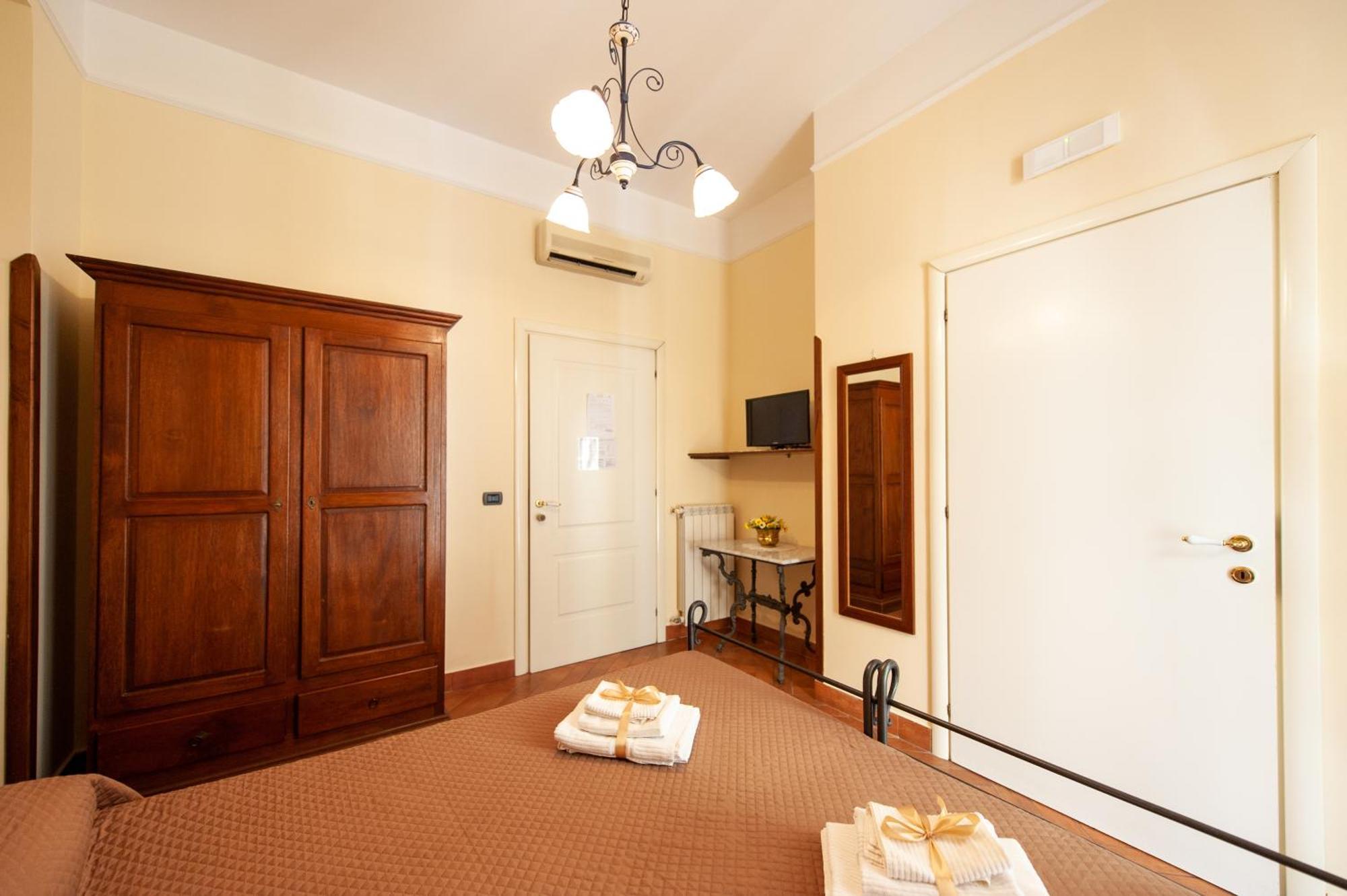 B&B Conte Cavour ナポリ エクステリア 写真