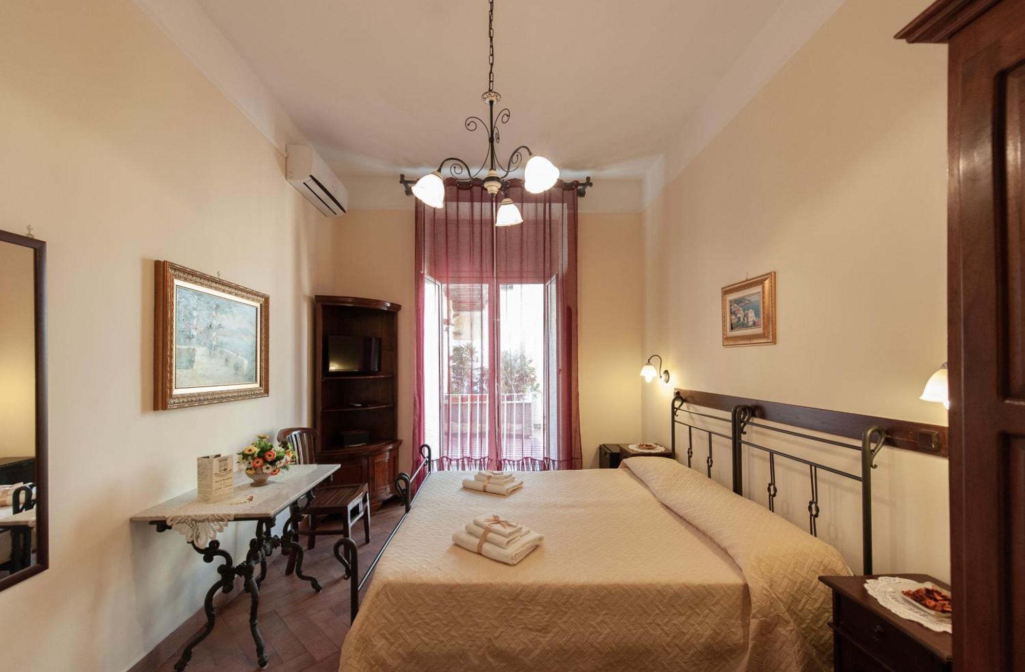 B&B Conte Cavour ナポリ エクステリア 写真