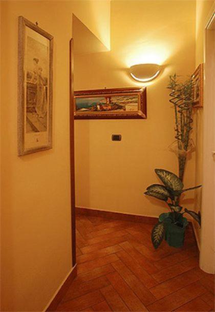 B&B Conte Cavour ナポリ エクステリア 写真
