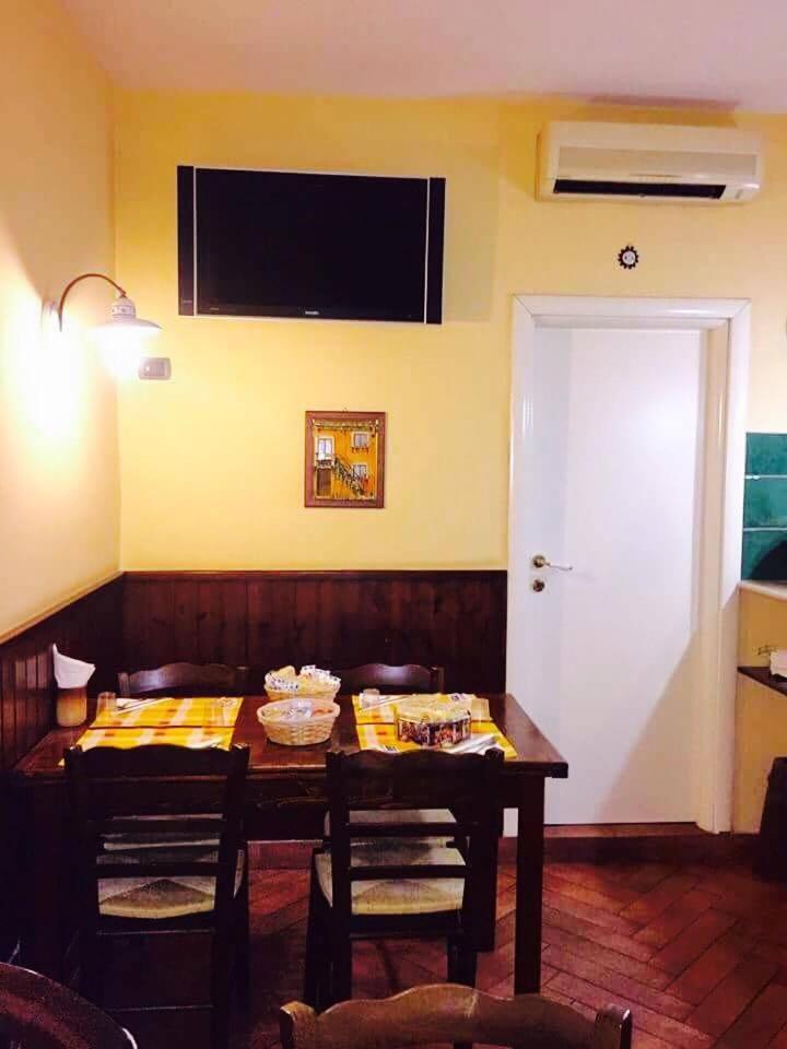 B&B Conte Cavour ナポリ エクステリア 写真