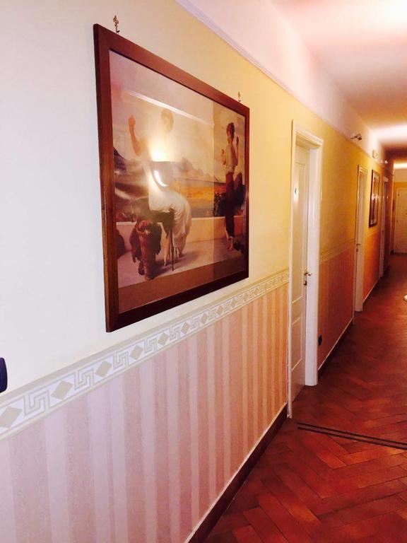B&B Conte Cavour ナポリ エクステリア 写真