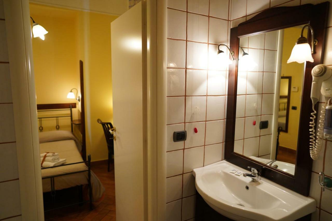 B&B Conte Cavour ナポリ エクステリア 写真