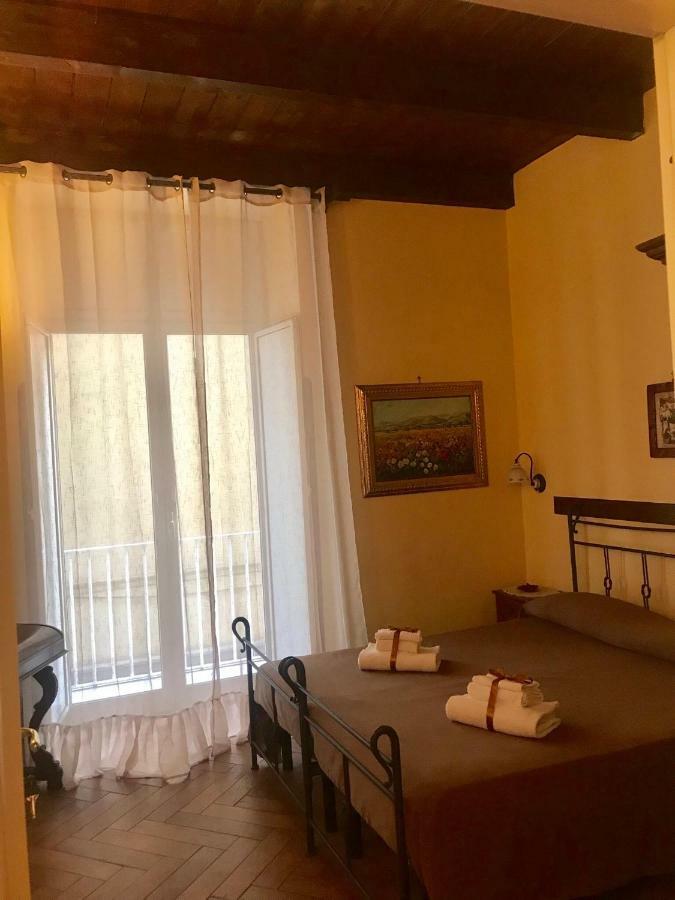 B&B Conte Cavour ナポリ エクステリア 写真