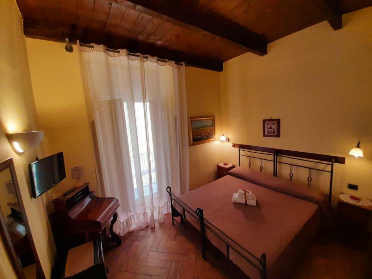 B&B Conte Cavour ナポリ エクステリア 写真