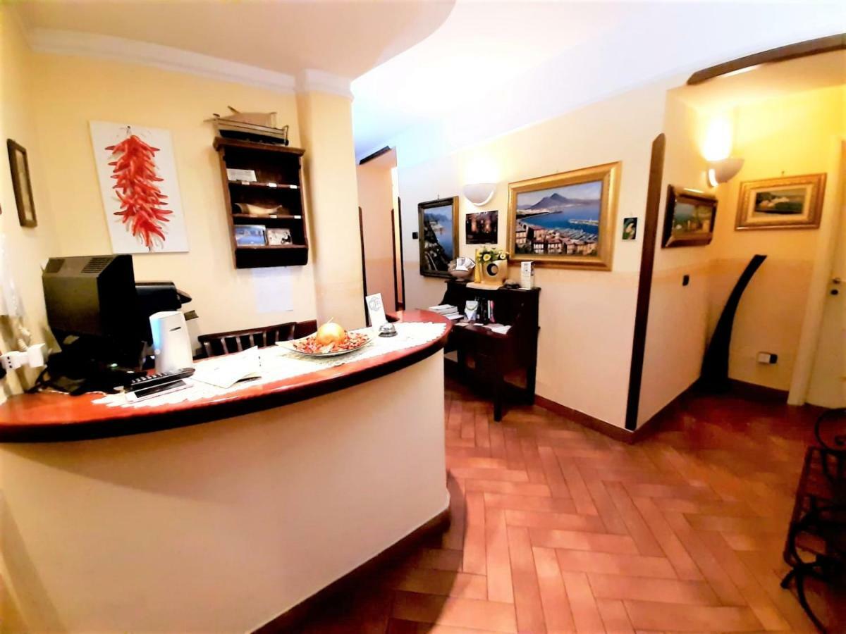 B&B Conte Cavour ナポリ エクステリア 写真