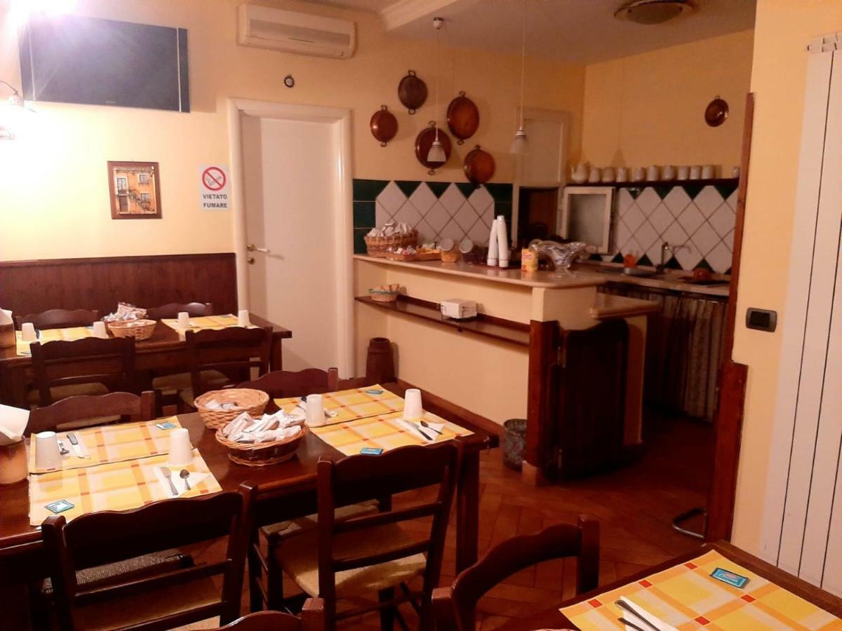 B&B Conte Cavour ナポリ エクステリア 写真