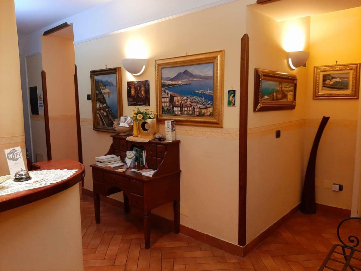 B&B Conte Cavour ナポリ エクステリア 写真